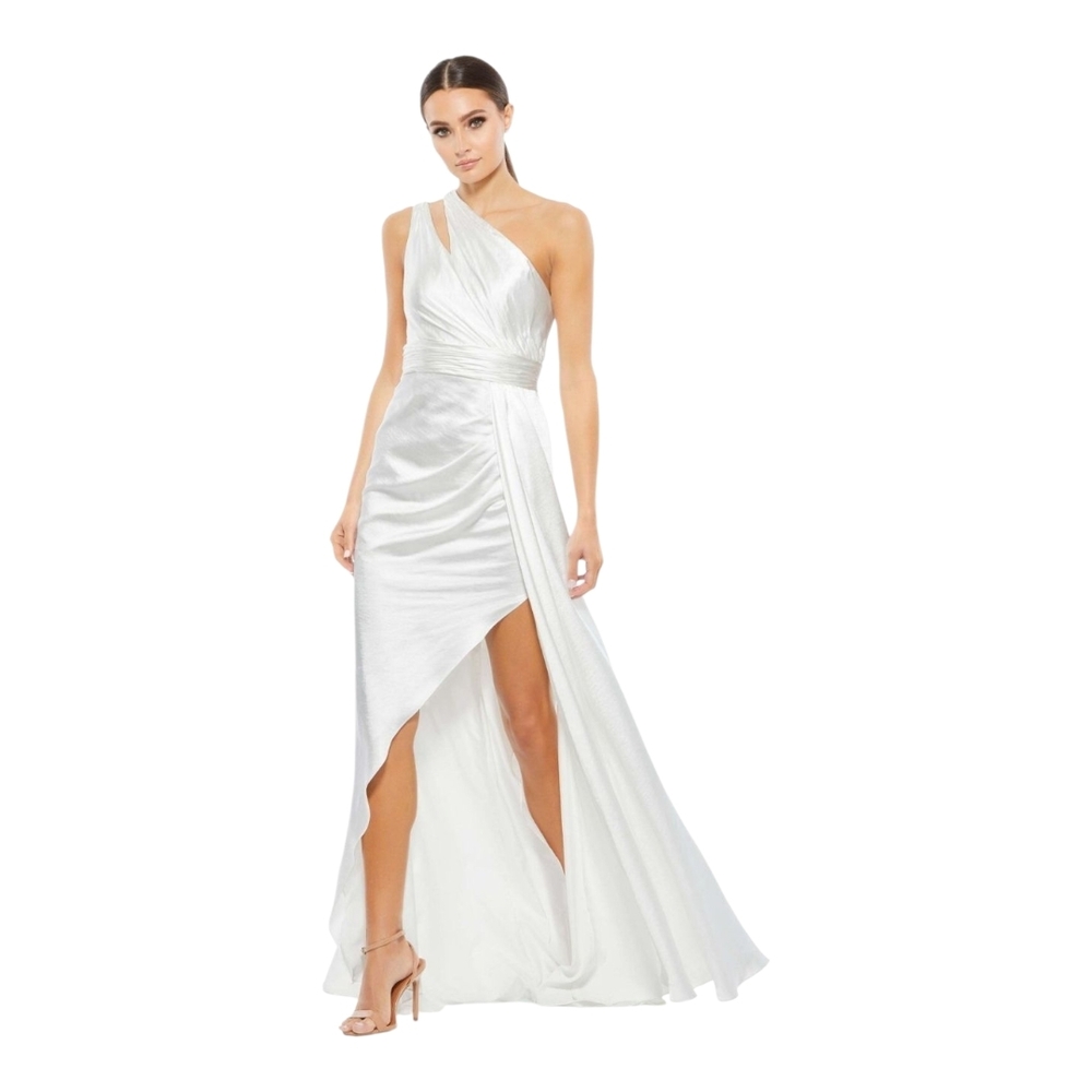 Mac Duggal White‎ Asymmetrical Ruched Gown